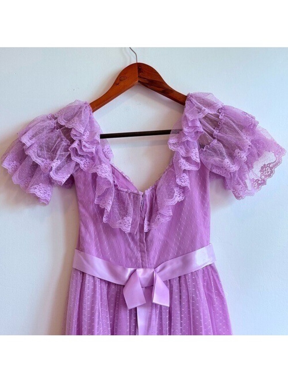 Vintage Lilac Lace Evening Gown | Vintage Prom Dress | French Dress up - Picture 4 of 10